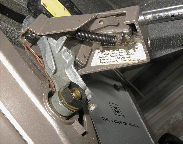 Tonearm Bottom Closeup View